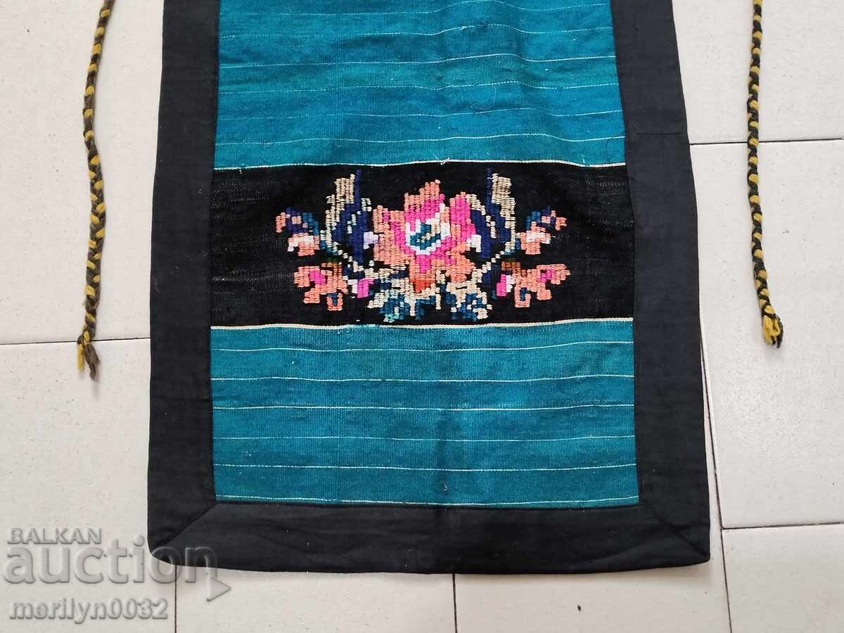 Стара престилка сърма бродерия, носия, сукман с цена 110.00 лв. | € 56.24 Стара престилка сърма бродерия, носия, сукман с цена 110.00 лв. | € 56.24