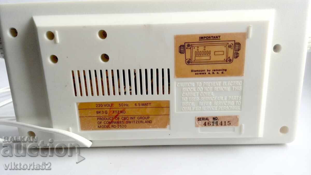 Auction Browni Jet-Clock RD-2520 radio clock from 1973 Auction Browni Jet-Clock RD-2520 radio clock from 1973