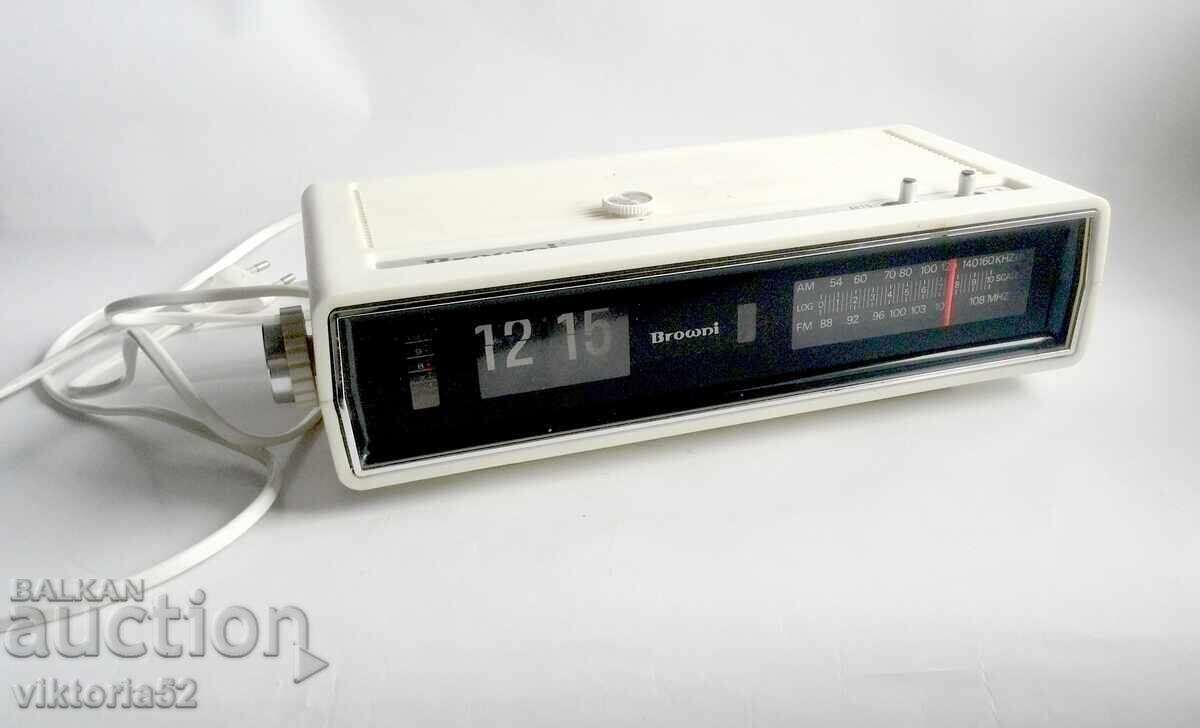 Browni Jet-Clock RD-2520 radio clock from 1973 - 7 Browni Jet-Clock RD-2520 radio clock from 1973 - 7