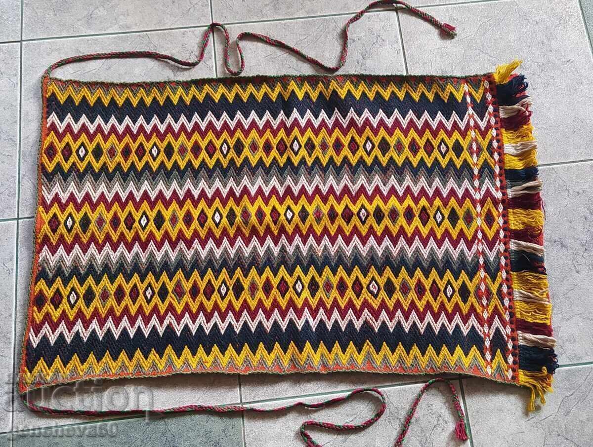 Șorț autentic pentru tron cu preț € 130.00 | 254.26 BGN