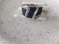 Inel de argint cu diamante albastre