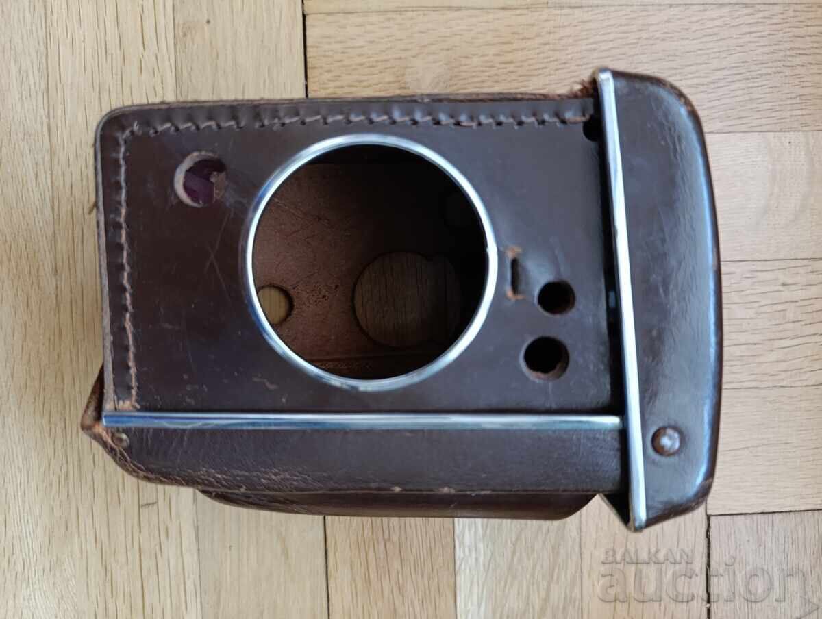 Auction Yashica camera case, natural leather Auction Yashica camera case, natural leather