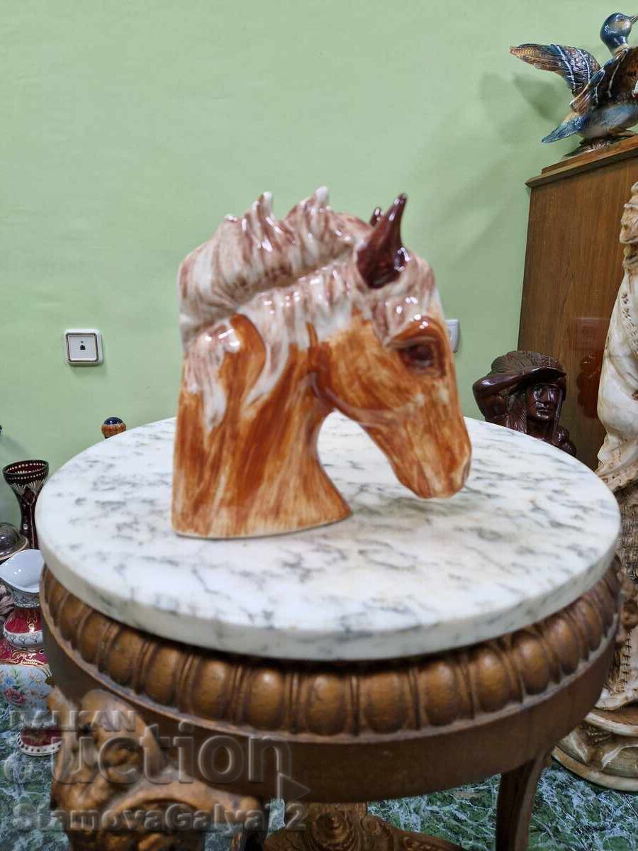 Excellent porcelain figurine statue