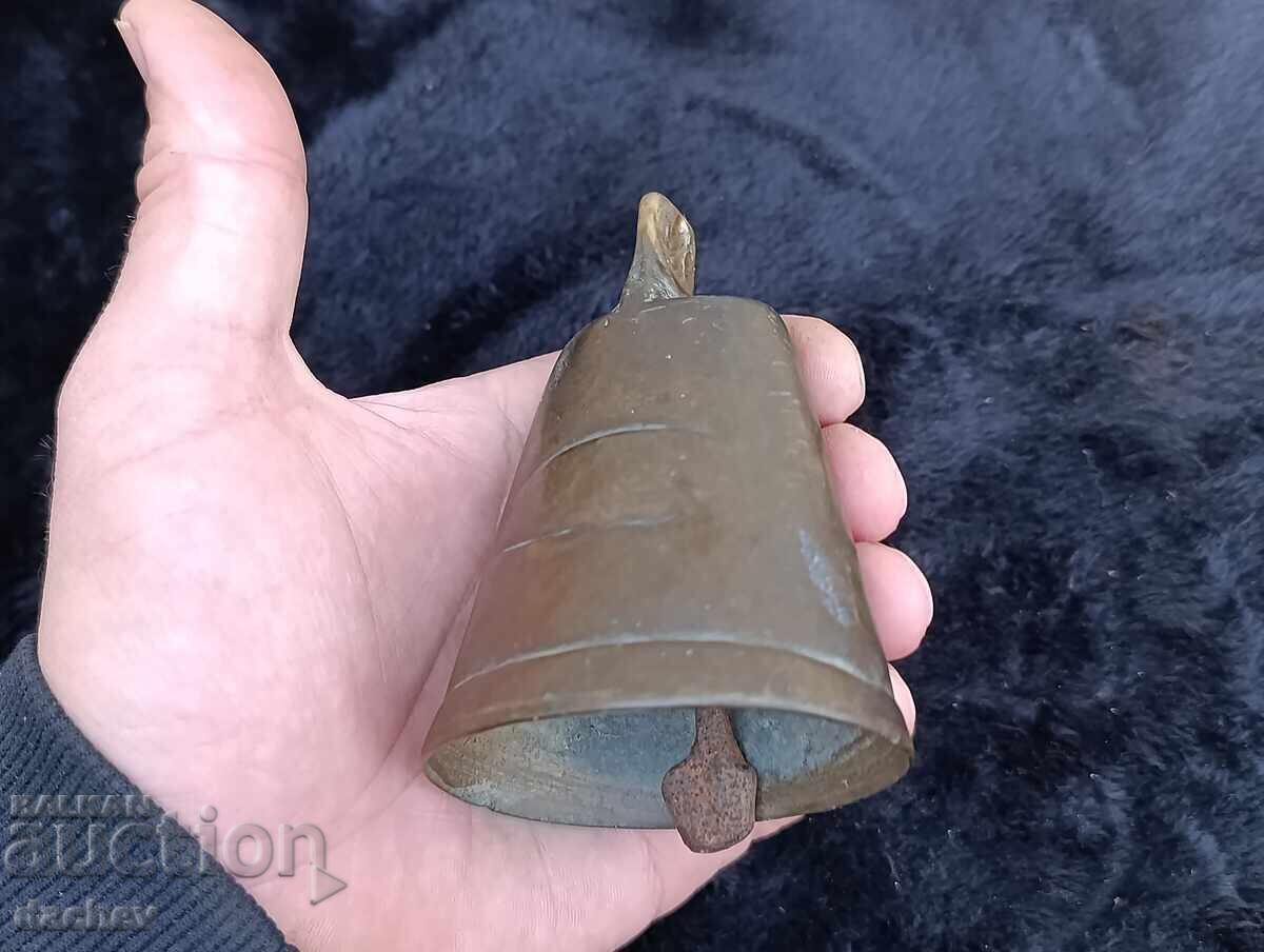 Много Рядък Модел Много Стар Възрожденски Чан с цена € 52.00 | 101.70 лв. Много Рядък Модел Много Стар Възрожденски Чан с цена € 52.00 | 101.70 лв.