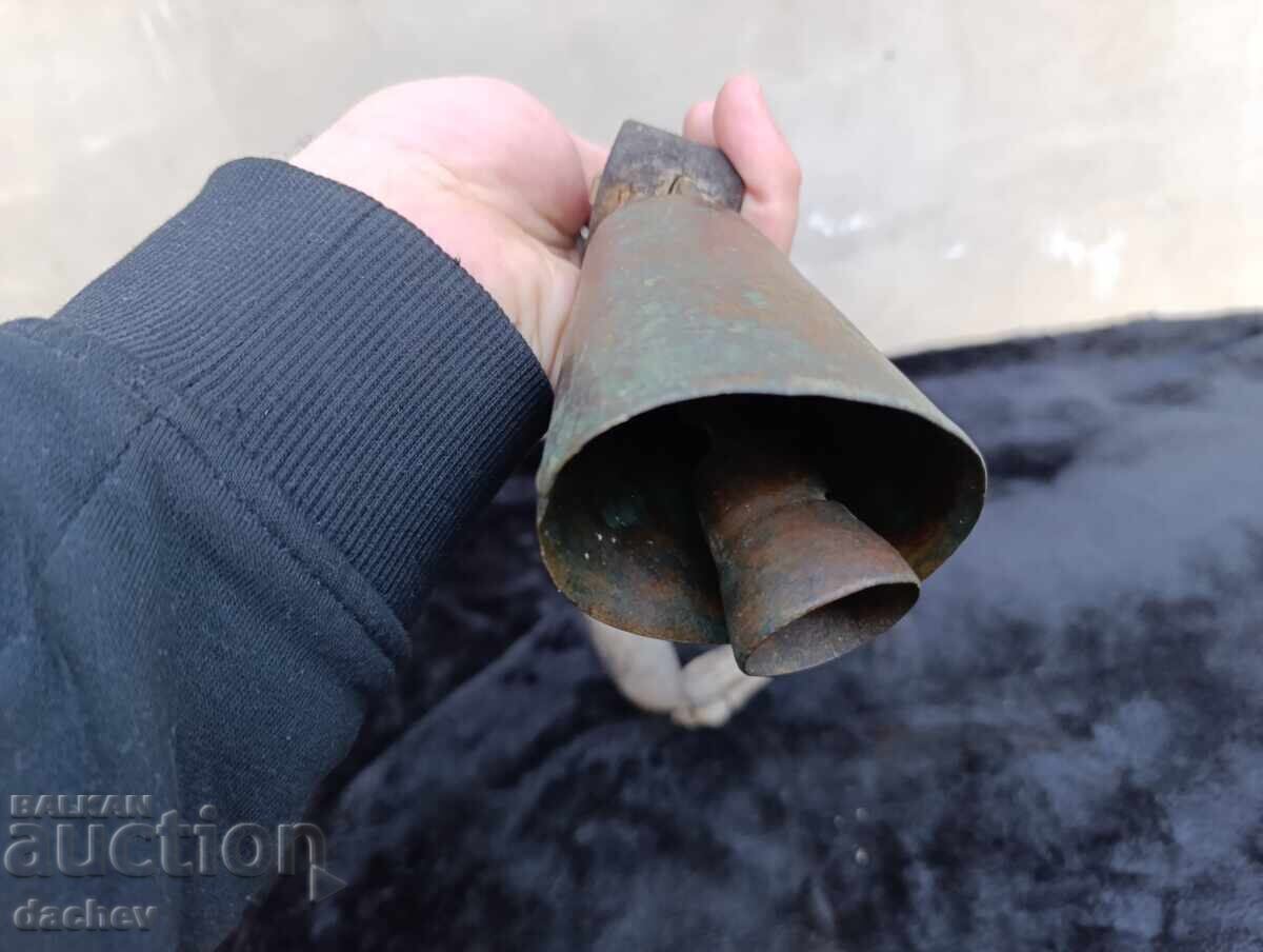 Доставка на Много Стар Възрожденски Чан