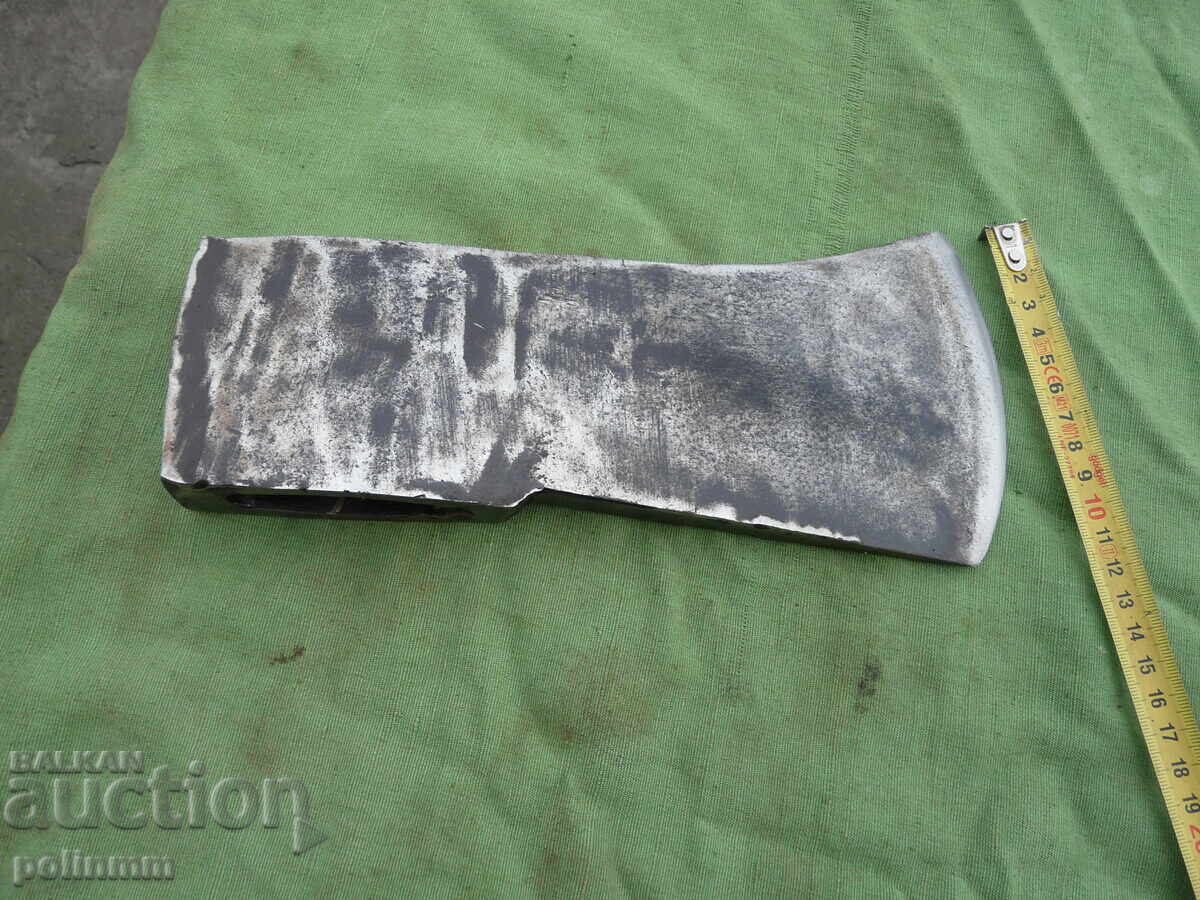 Μεγάλο παλιό σφυρήλατο τσεκούρι - 554 με τιμή 90.00 BGN | € 46.02 Μεγάλο παλιό σφυρήλατο τσεκούρι - 554 με τιμή 90.00 BGN | € 46.02