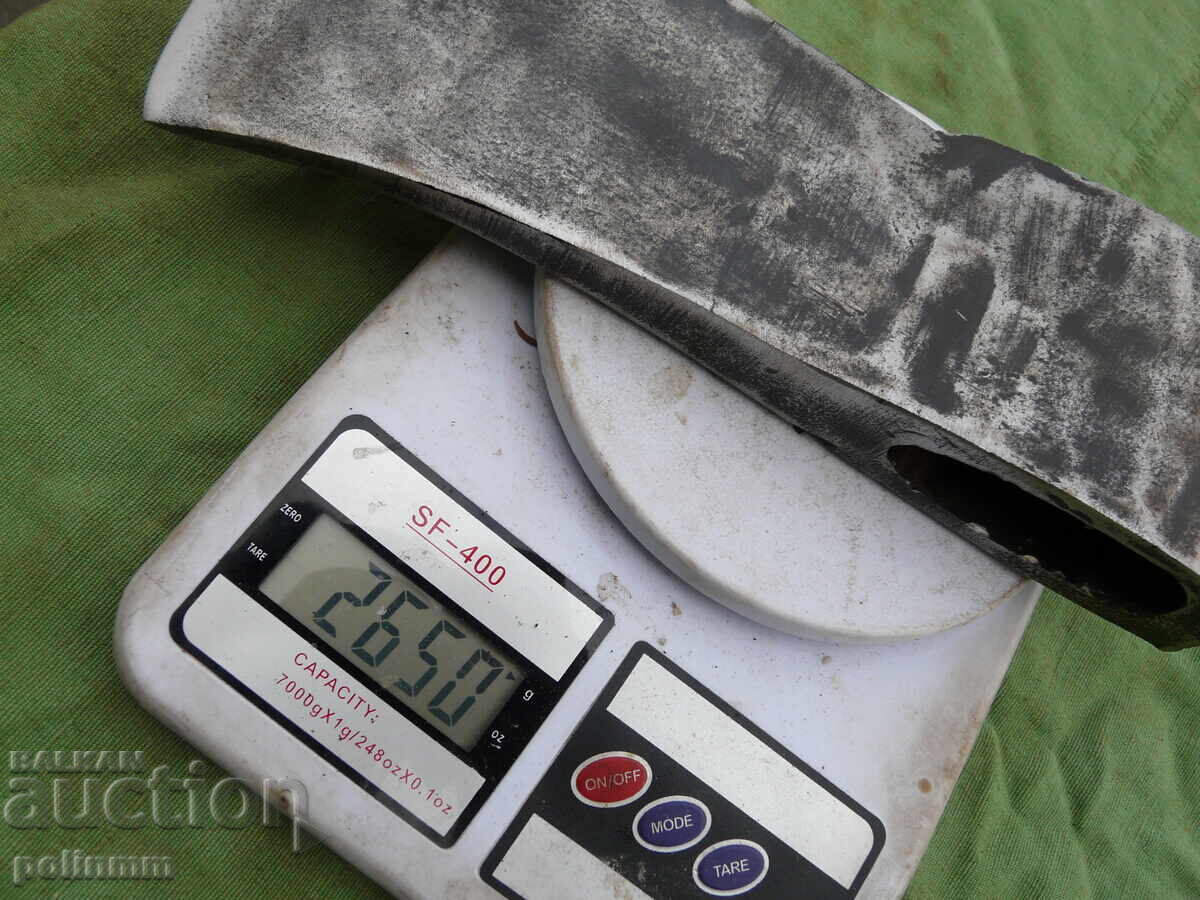 Μεγάλο παλιό σφυρήλατο τσεκούρι - 554 - 6 Μεγάλο παλιό σφυρήλατο τσεκούρι - 554 - 6