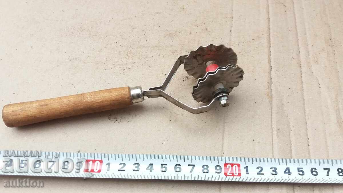 Auction  Social Knife for Cutting Dough