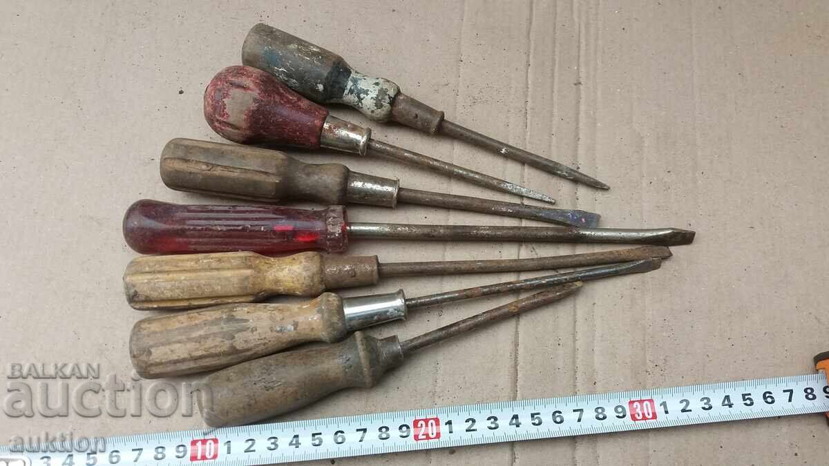 LOT DE 7 BUCĂȚI ȘURUBELNIȚE cu preț 6.99 BGN | € 3.57 LOT DE 7 BUCĂȚI ȘURUBELNIȚE cu preț 6.99 BGN | € 3.57