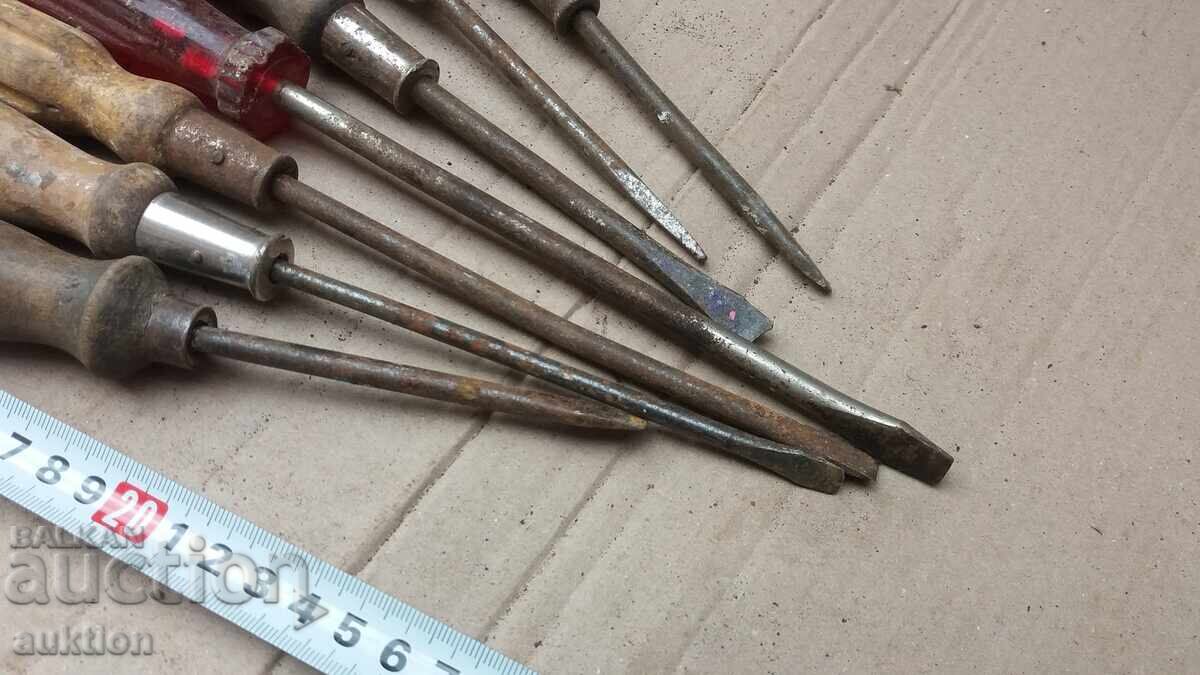 Licitație LOT DE 7 BUCĂȚI ȘURUBELNIȚE Licitație LOT DE 7 BUCĂȚI ȘURUBELNIȚE