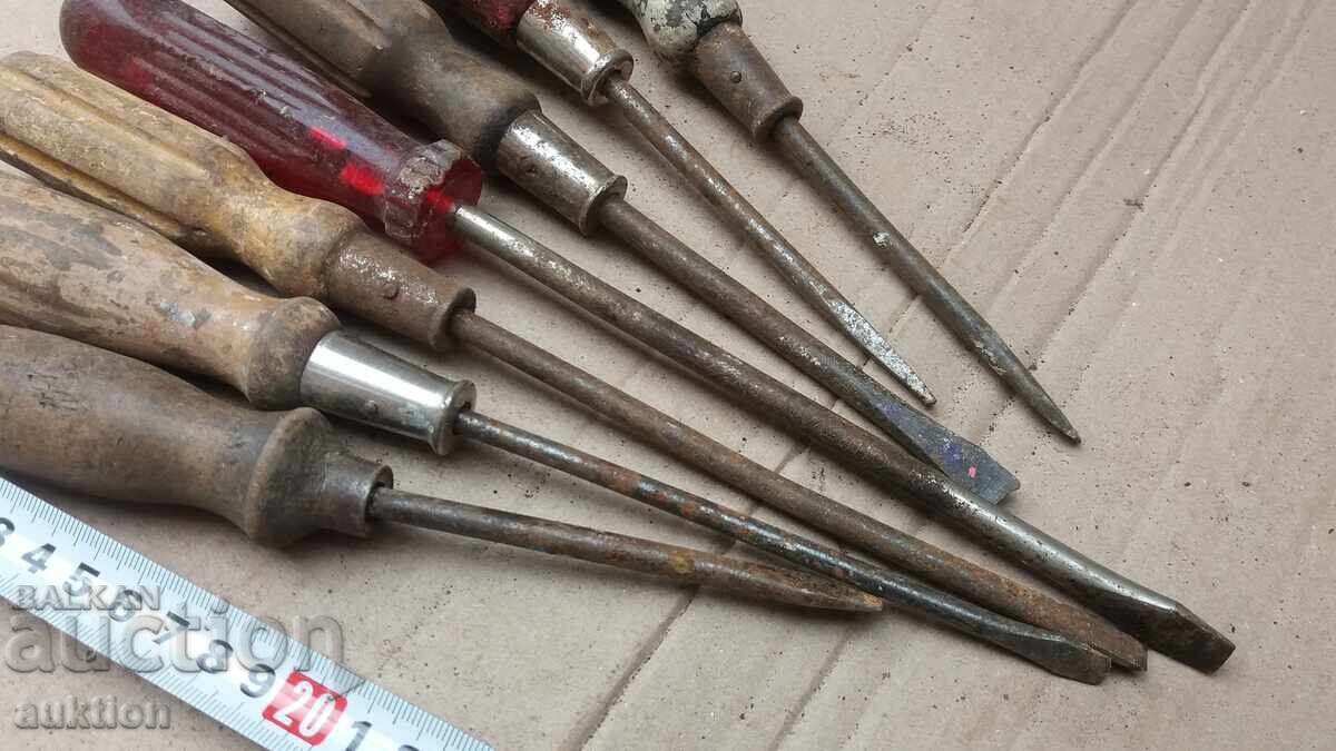 Livrarea LOT DE 7 BUCĂȚI ȘURUBELNIȚE Livrarea LOT DE 7 BUCĂȚI ȘURUBELNIȚE