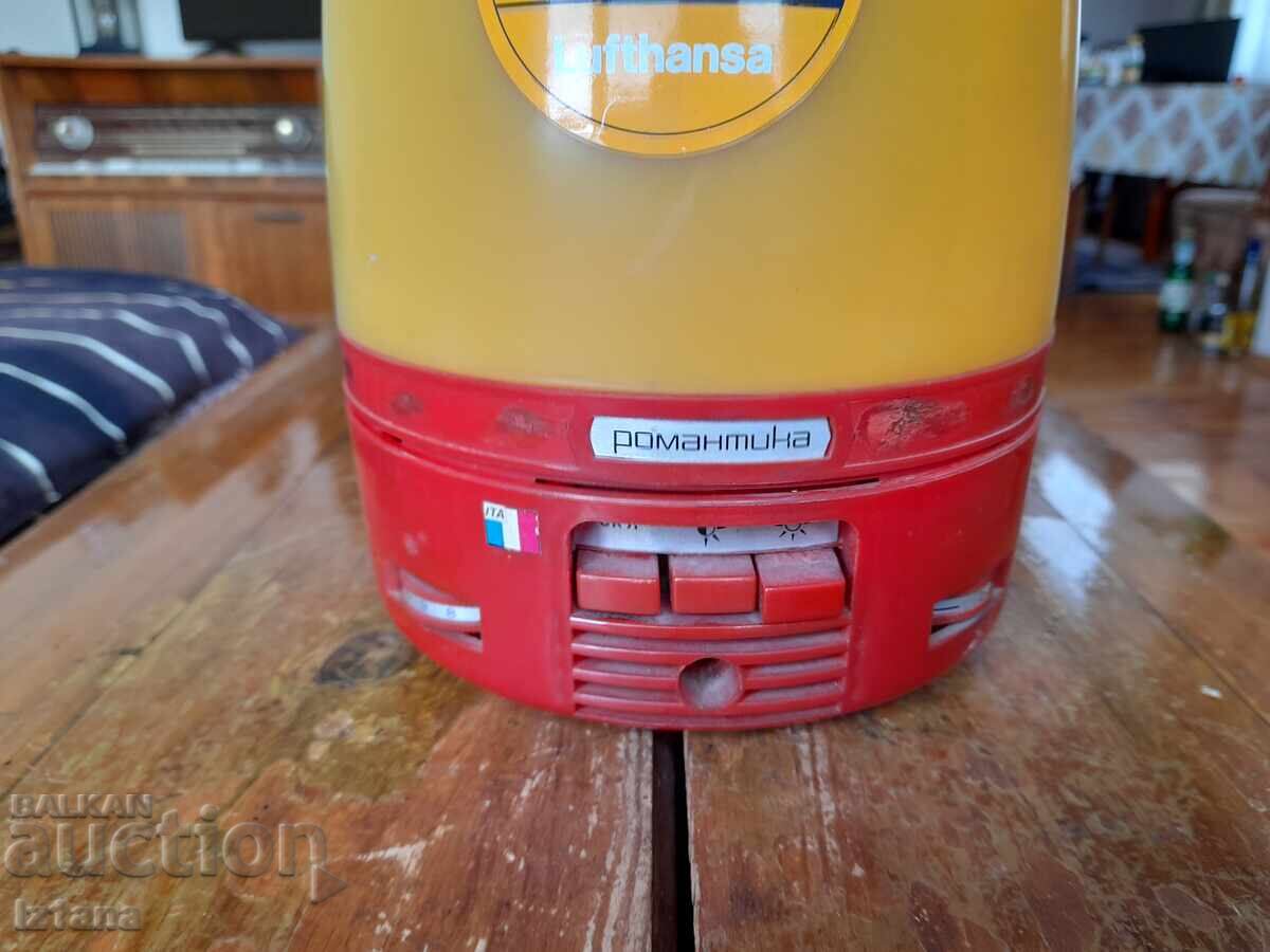 Lampă decorativă veche Romantică cu preț 100.00 BGN | € 51.13 Lampă decorativă veche Romantică cu preț 100.00 BGN | € 51.13