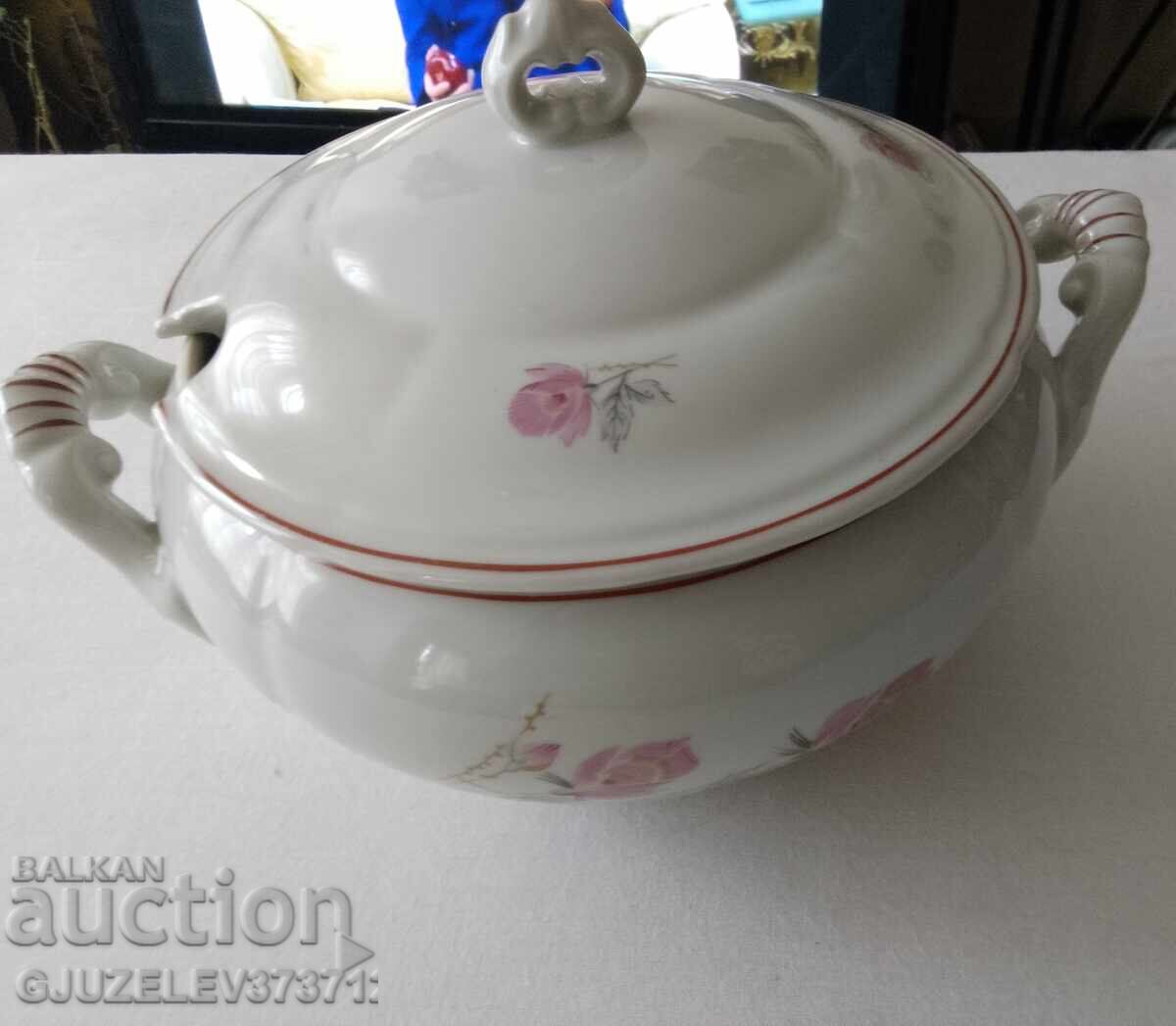 Σουπιέρα ρετρό βίντατζ βουλγαρικής πορσελάνης Ισις με τιμή 90.00 BGN | € 46.02 Σουπιέρα ρετρό βίντατζ βουλγαρικής πορσελάνης Ισις με τιμή 90.00 BGN | € 46.02