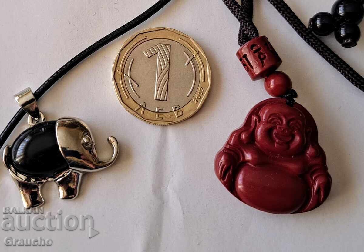Pandantive Buddha din cinabru și elefant din onix