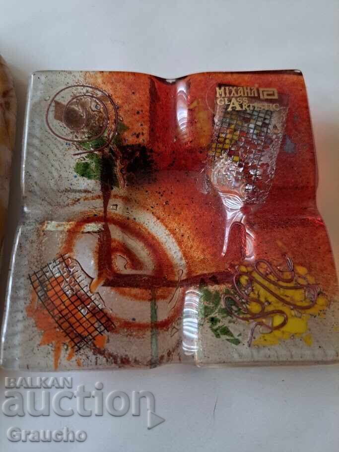 Παράδοση Τρία σπάνια και πολύτιμα τασάκια για συλλογή