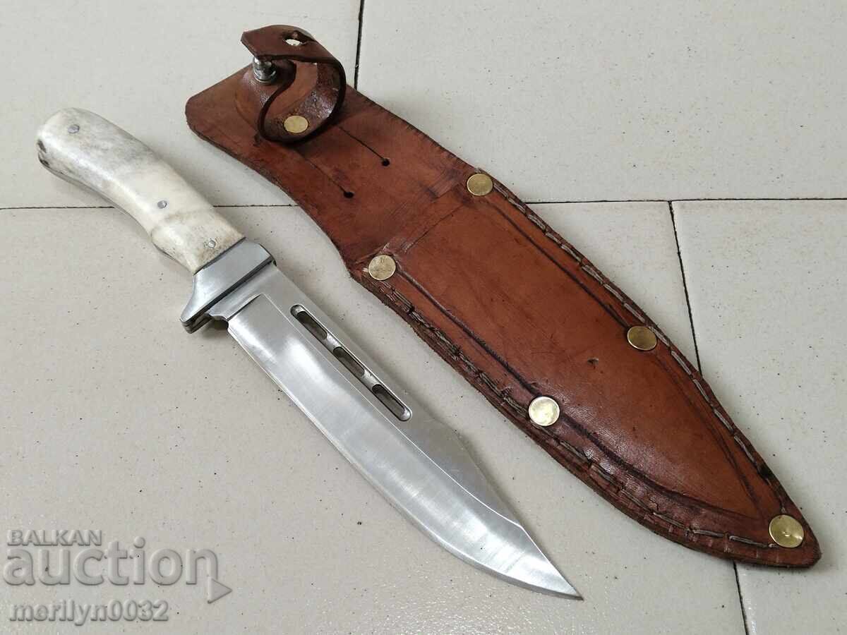 Cutit de vanatoare cu maner si maner din coarne de cerb cu preț € 69.90 | 136.71 BGN