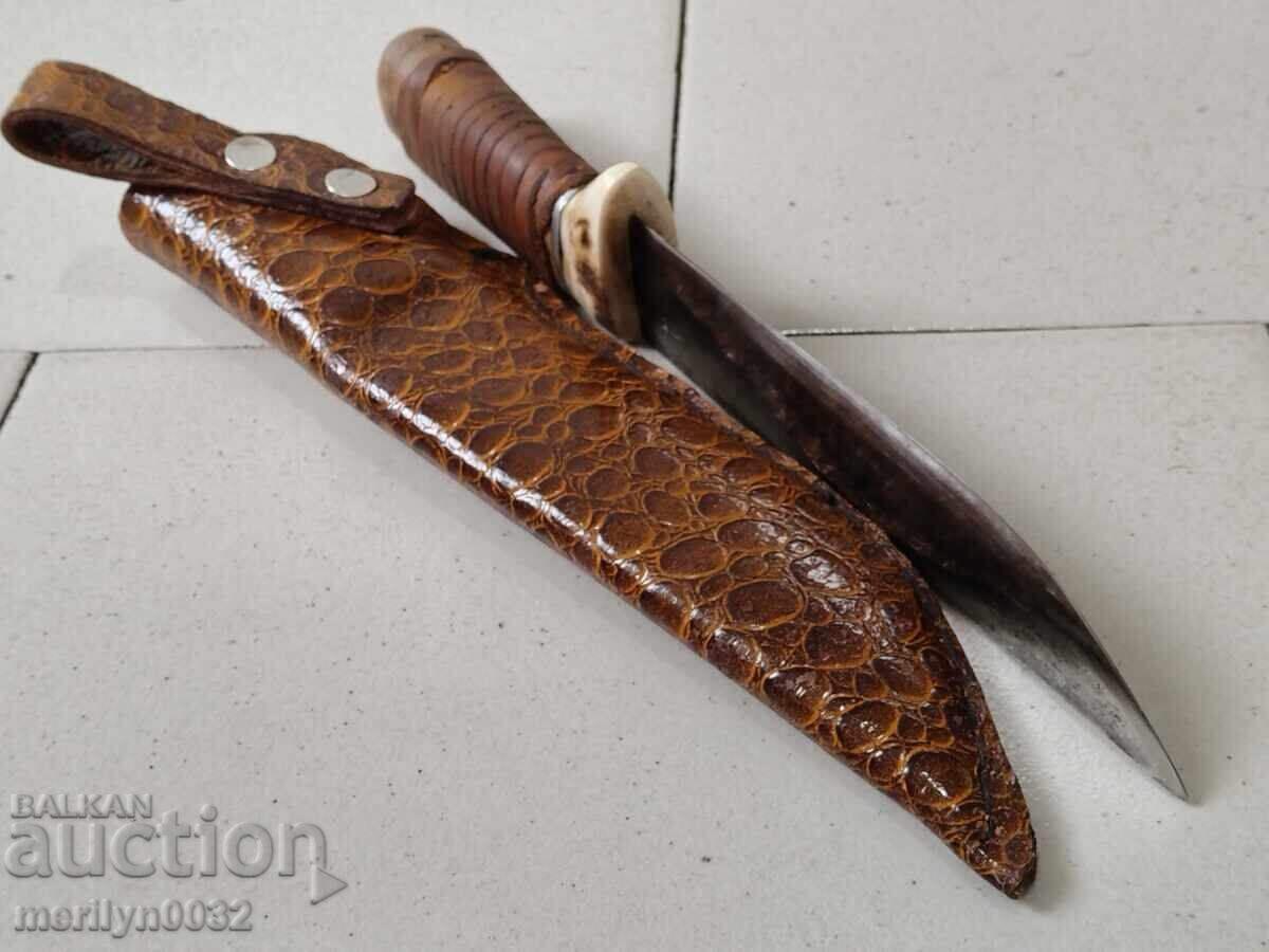 Tourist knife with sheath with price 89.00 BGN | € 45.50 Tourist knife with sheath with price 89.00 BGN | € 45.50