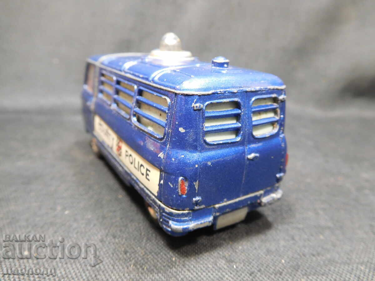 Licitație VECHIUL RETRO METALIC COMER POLICE VAN CORGI TOYS Licitație VECHIUL RETRO METALIC COMER POLICE VAN CORGI TOYS