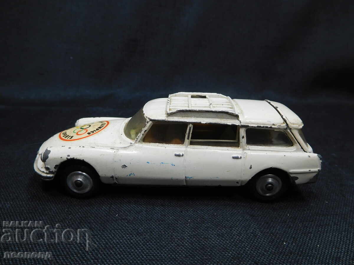 VECHE CĂRUȚĂ METALICĂ RETRO CITROEN SAFARI CORGI TOYS cu preț 40.00 BGN | € 20.45