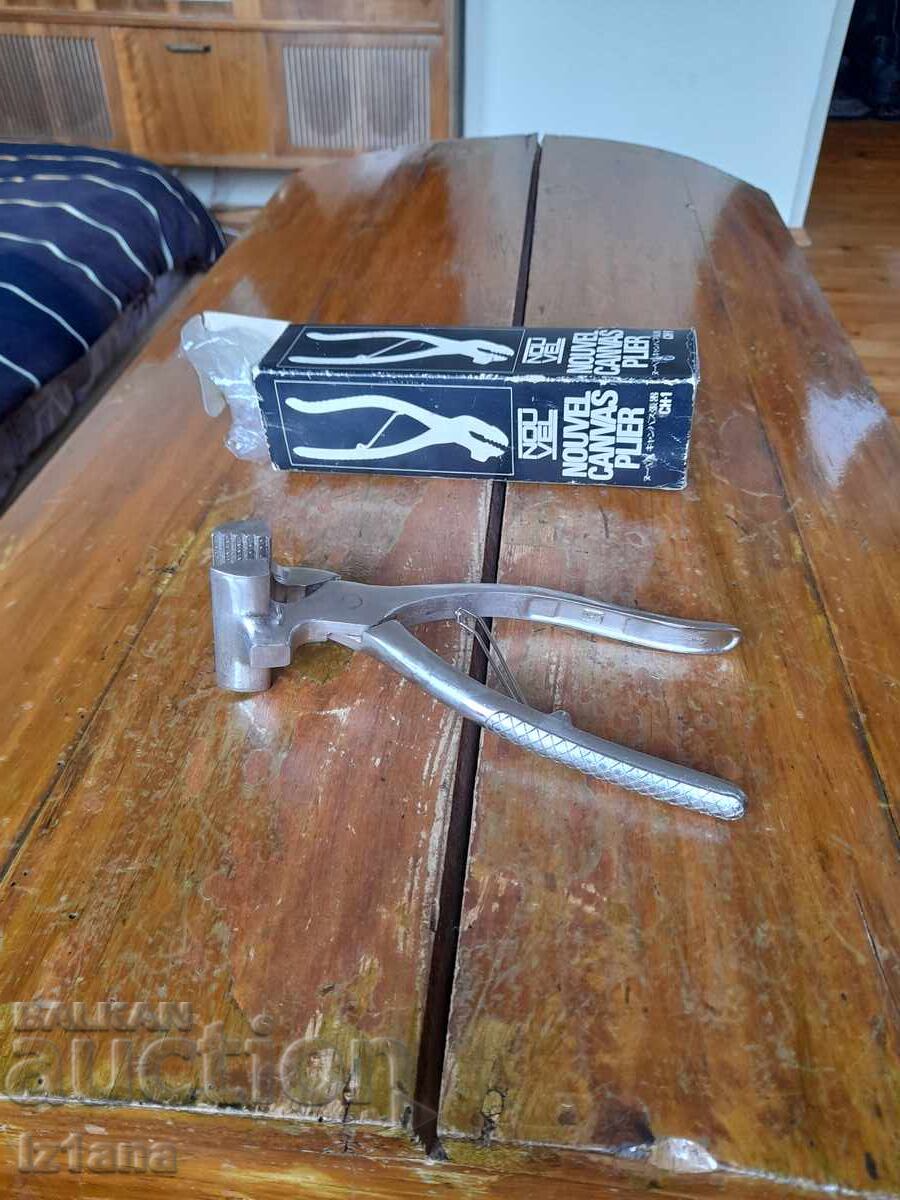 Auction Old pliers for canvas stretching Auction Old pliers for canvas stretching