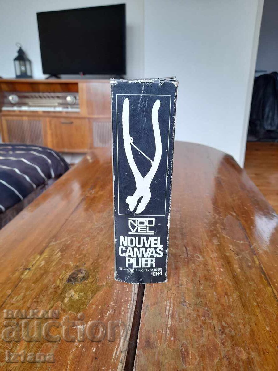 Old pliers for canvas stretching Old pliers for canvas stretching