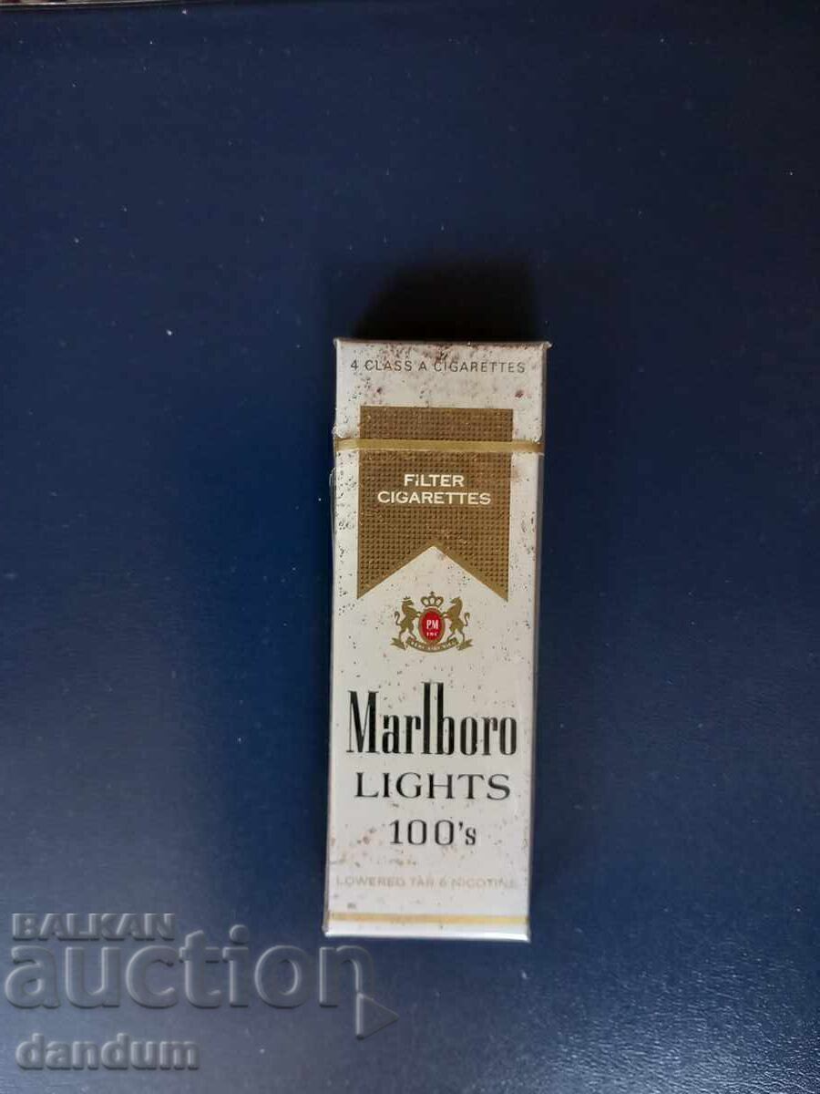 Cutie unică, nedeschisă Marlboro LIGHTS 4 țigări, suvenir Cutie unică, nedeschisă Marlboro LIGHTS 4 țigări, suvenir