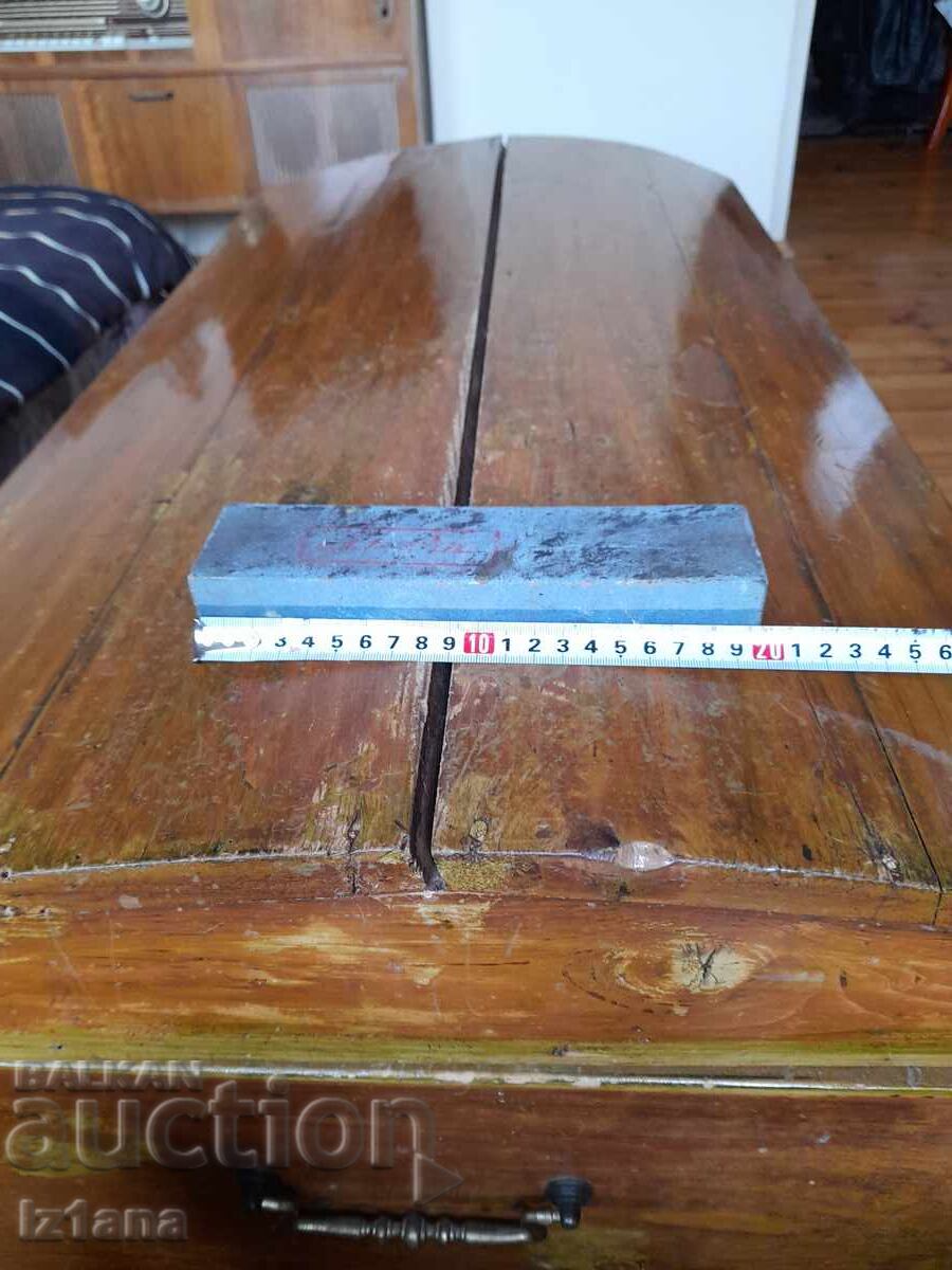 Delivery of Old knife sharpener, knives Delivery of Old knife sharpener, knives