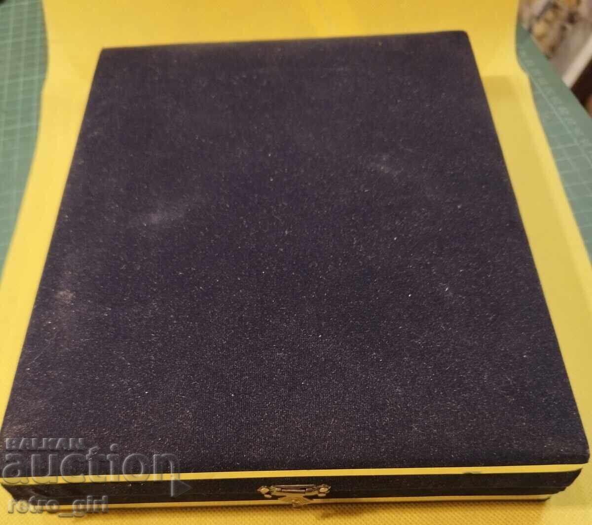 Доставка на Маската на "Терес".