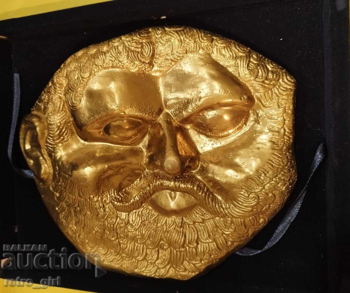 Маската на "Терес".