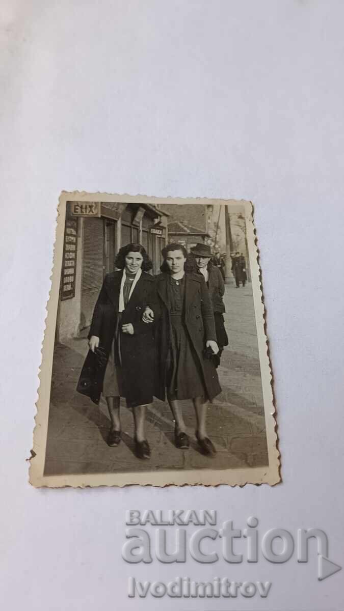 Photograph Zlatitsa Two young girls on the sidewalk 1942