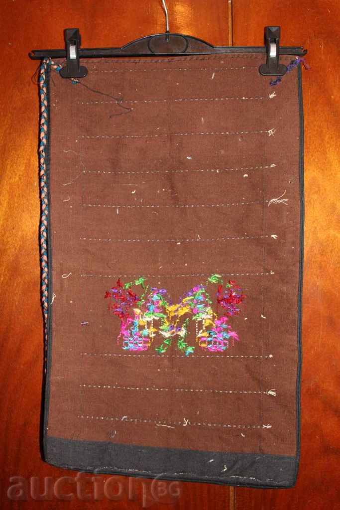 Delivery of . AUTHENTIC OLD APRON WEARING PRACTICALLY NEW