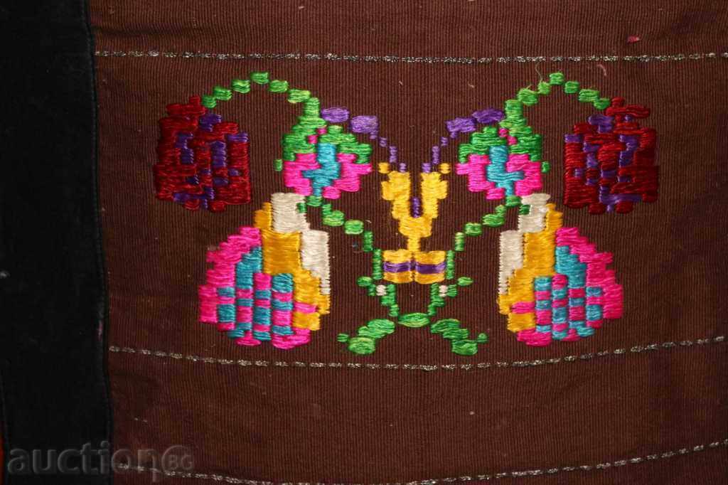 . AUTHENTIC OLD APRON WEARING PRACTICALLY NEW - 5