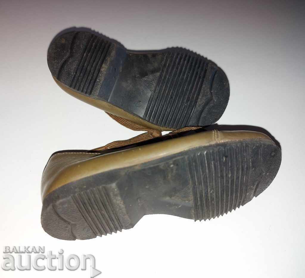 . OLD LITTLE SOC CHILDREN'S SHOES SHOES ROSES FORKS BOOTS - 5 . OLD LITTLE SOC CHILDREN'S SHOES SHOES ROSES FORKS BOOTS - 5