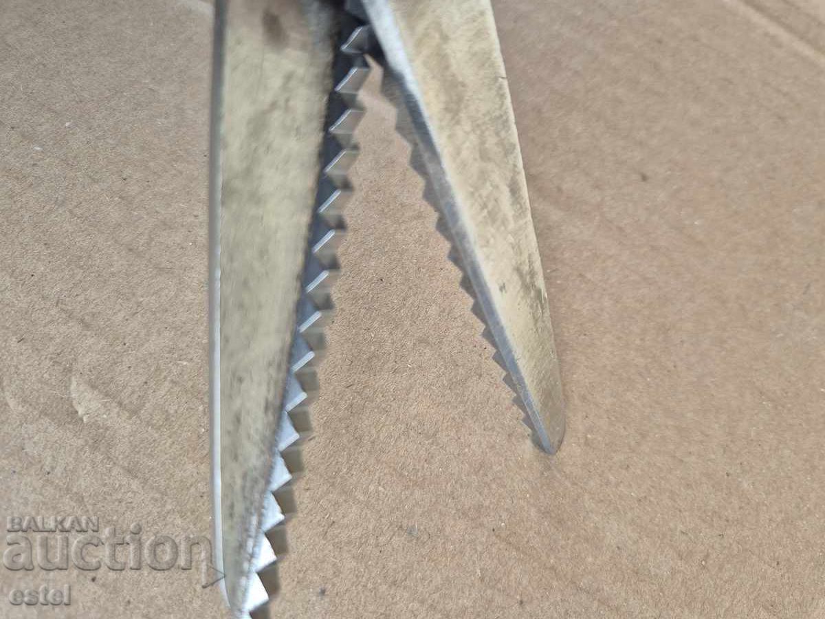 French "zigzag" scissors - 5 French "zigzag" scissors - 5