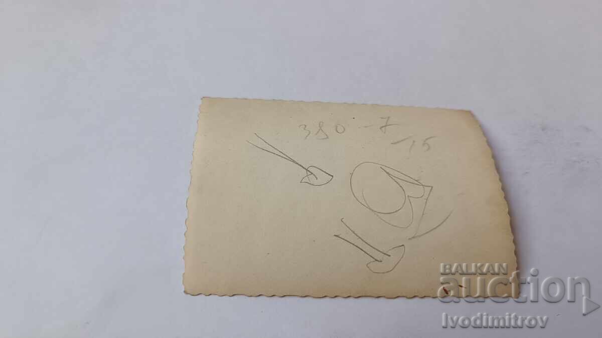 Снимка Мъже и младежи с камила на плажа с цена 2.65 лв. | € 1.35 Снимка Мъже и младежи с камила на плажа с цена 2.65 лв. | € 1.35