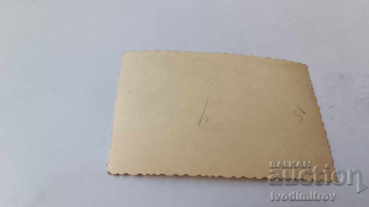 Снимка Скиори голи до кръста с цена 2.35 лв. | € 1.20