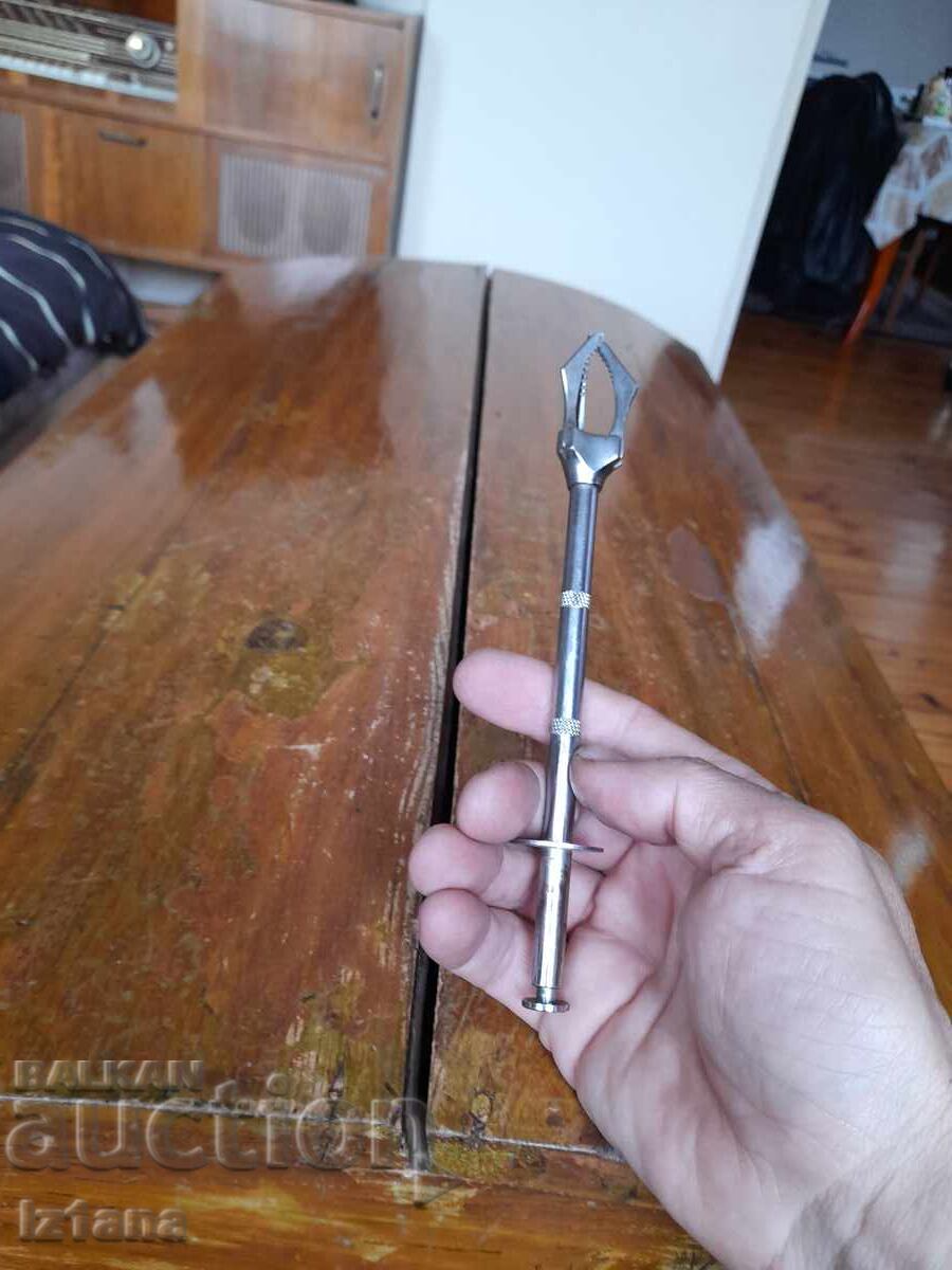 Delivery of An old ice pick Delivery of An old ice pick