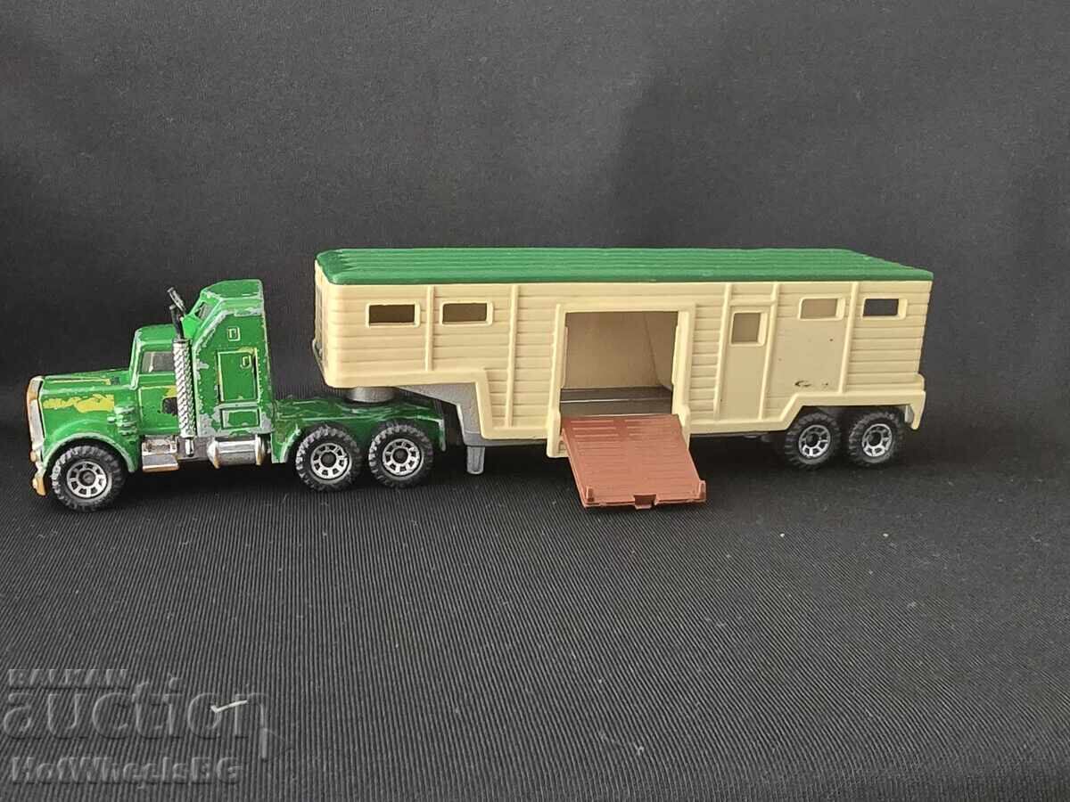 MATCHBOX CONVOY CY6 KENWORTH HORSEBOX TRANSPORTER with price 20.00 BGN | € 10.23 MATCHBOX CONVOY CY6 KENWORTH HORSEBOX TRANSPORTER with price 20.00 BGN | € 10.23