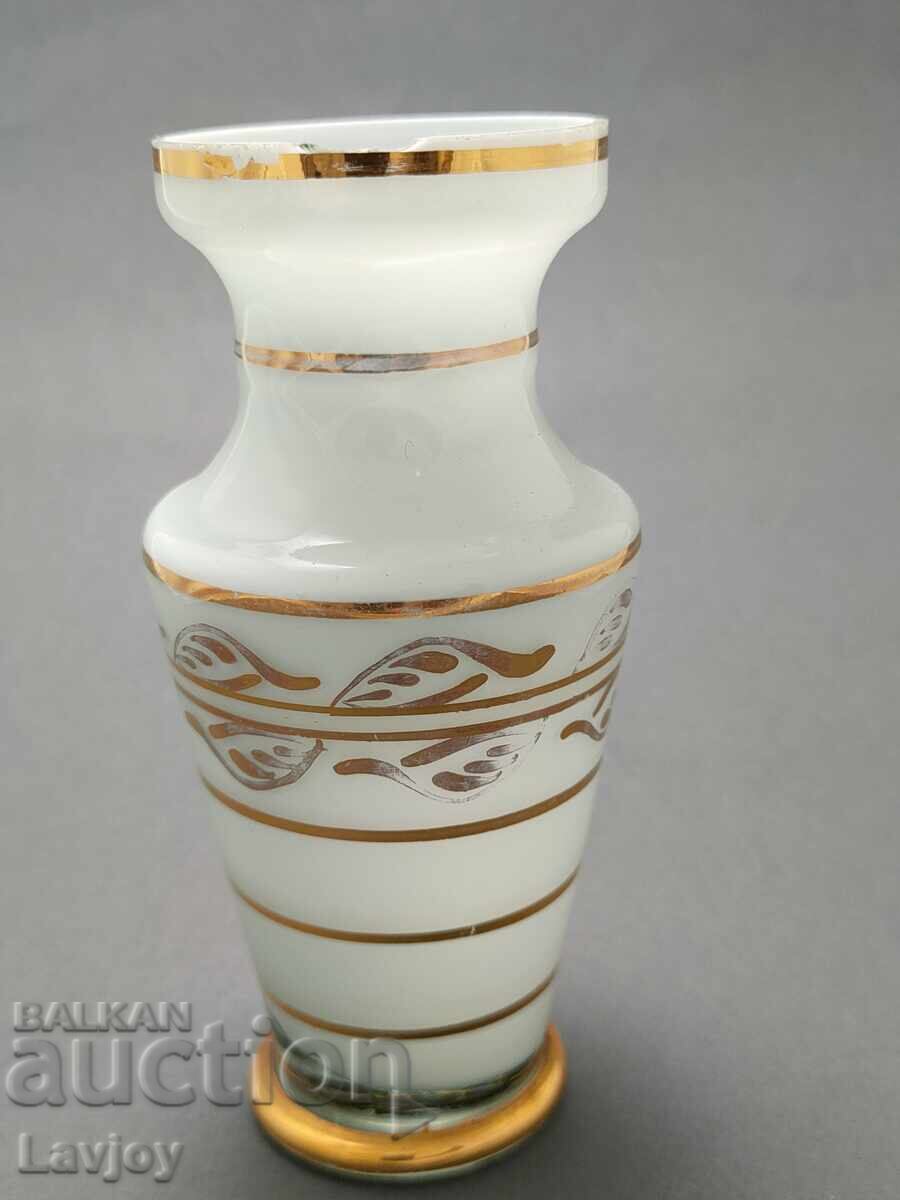 Licitație Vază veche de sticlă cu margine aurie