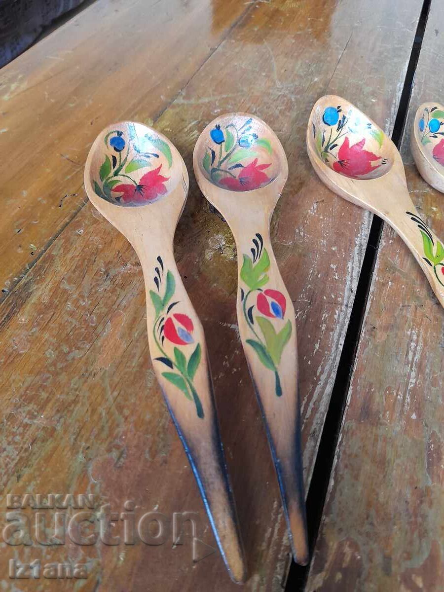 Παλιά Ρωσικά ξύλινα κουτάλια, Χοχλόμα με τιμή 37.00 BGN | € 18.92