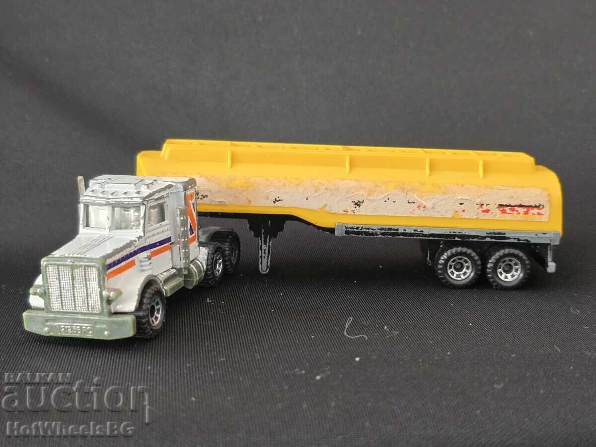 Auction Matchbox Convoy CY-7 Peterbilt Petrol Tanker truck Auction Matchbox Convoy CY-7 Peterbilt Petrol Tanker truck