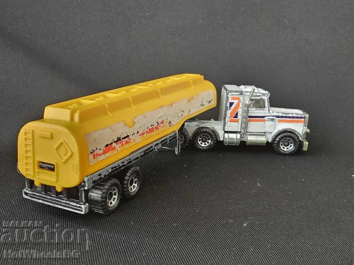 Delivery of Matchbox Convoy CY-7 Peterbilt Petrol Tanker truck Delivery of Matchbox Convoy CY-7 Peterbilt Petrol Tanker truck