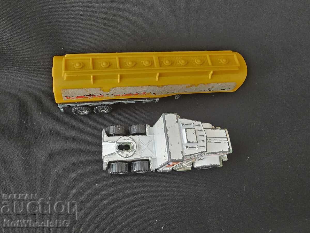 Matchbox Convoy CY-7 Peterbilt Petrol Tanker truck - 5 Matchbox Convoy CY-7 Peterbilt Petrol Tanker truck - 5