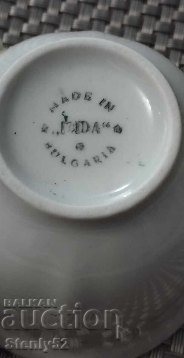 Auction 4 pcs. Turkish coffee cups by IZIDA, thick porcelain Auction 4 pcs. Turkish coffee cups by IZIDA, thick porcelain