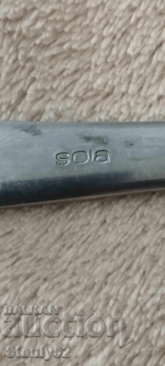 BRITISH AIRWAYS Cutlery + SOLA Serving Knife with price € 9.00 | 17.60 BGN BRITISH AIRWAYS Cutlery + SOLA Serving Knife with price € 9.00 | 17.60 BGN