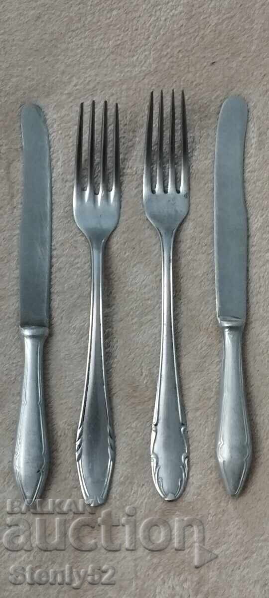2 pcs. service knives with 2 pcs. forks ROSTFREI 21 cm