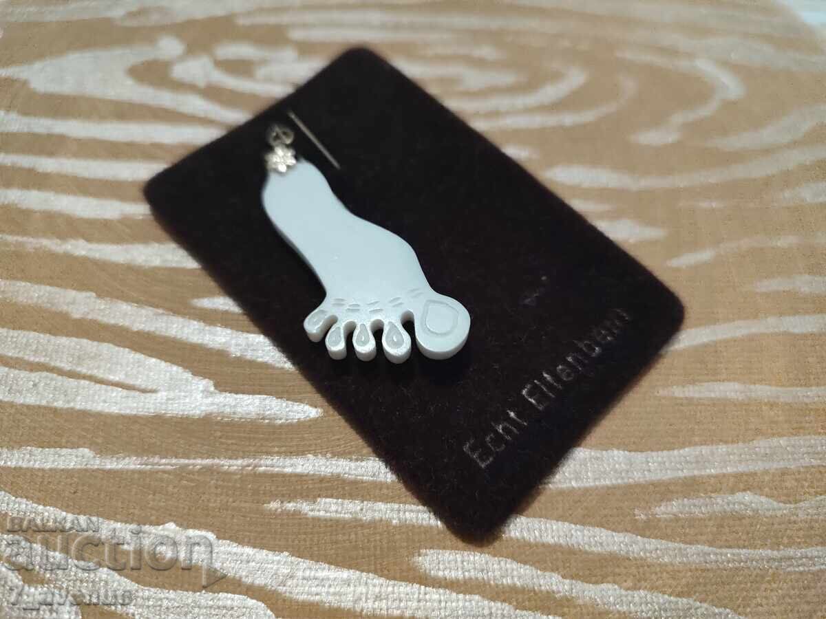 Auction  Necklace, stylish and charming, pendant with sun. Bone 1.04.2025