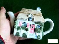 Ceainic-căsuță mic de porțelan