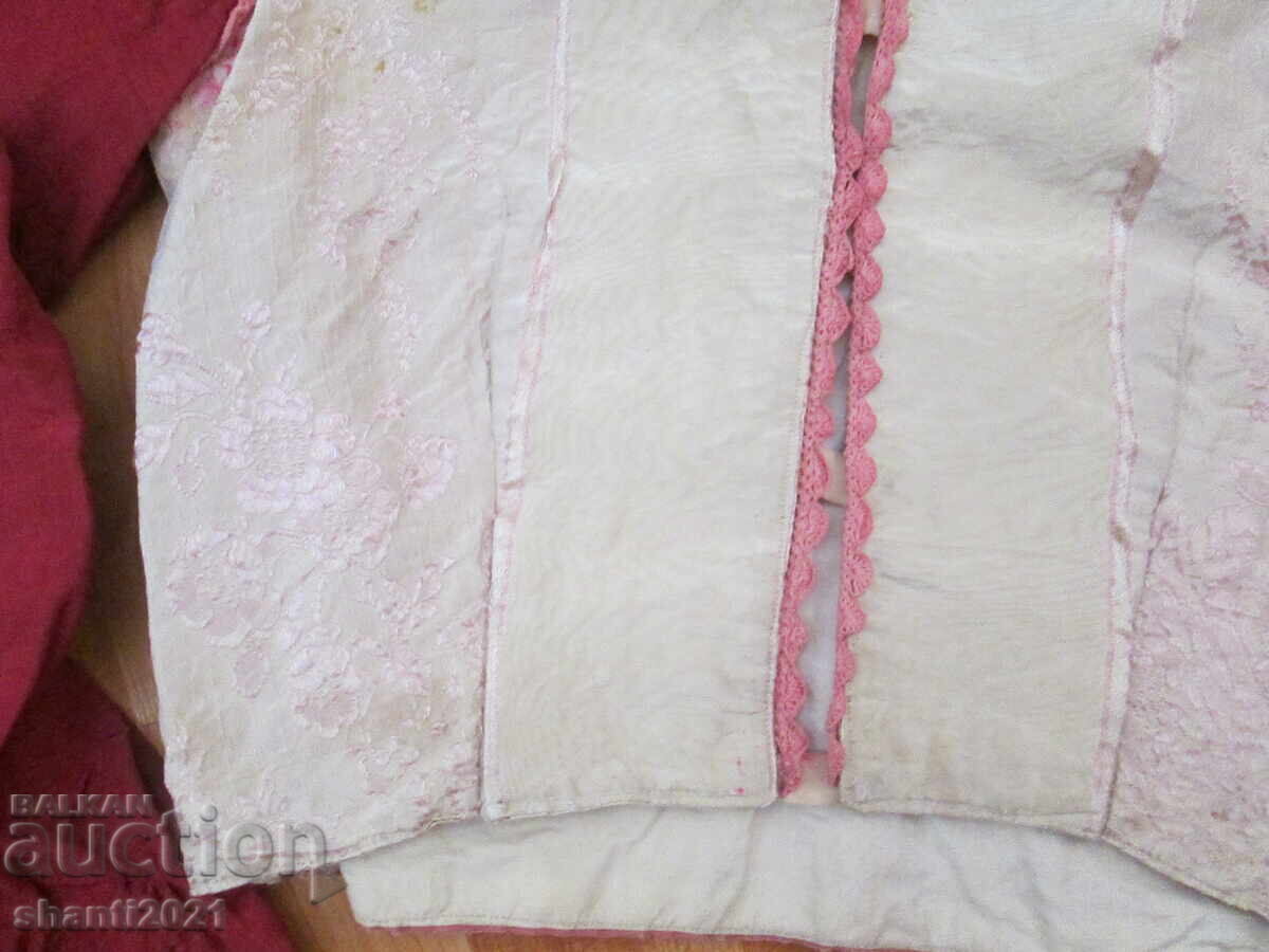 Παλιό ισλαμικό γιλέκο από γυναικεία φορεσιά με τιμή 95.00 BGN | € 48.57