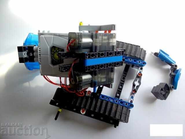 Delivery of CLEMENTONI ROBOT RoboMaker ROBOTICS LABORATORY for parts Delivery of CLEMENTONI ROBOT RoboMaker ROBOTICS LABORATORY for parts